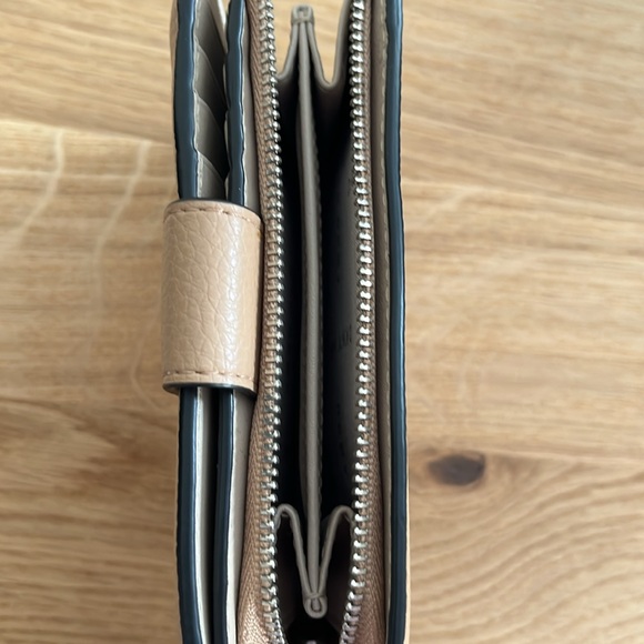 DKNY Beige wallet with sliver logo - Picture 3 of 3